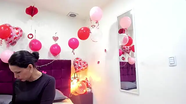 Snapshot of MashaPiink chatting on 02-17-26, 12:45 MashaPiink online show from 02-17-26, 12:45