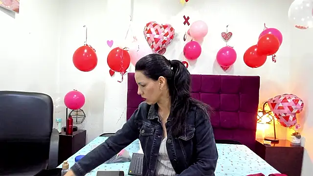 Snapshot of MashaPiink chatting on 02-24-26, 12:47 MashaPiink online show from 02-24-26, 12:47