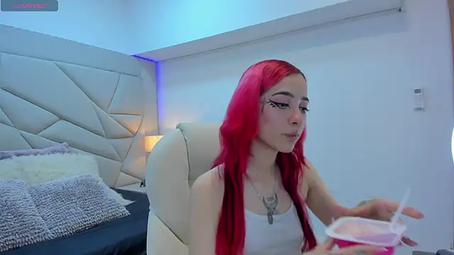 Snapshot of persefone_333 chatting on 10-08-25, 07:55 persefone 333 online show from 10-08-25, 07:55