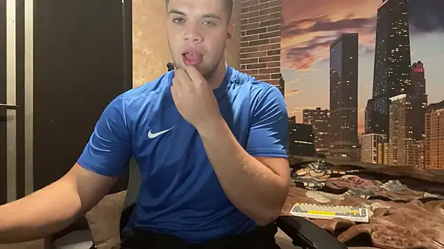 MusclePhantom online show from 09-24-25, 07:50