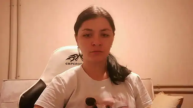 Snapshot of Amanda_Soft chatting on 09-19-25, 01:23 Amanda Soft online show from 09-19-25, 01:23