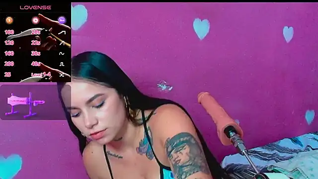 Snapshot of Lali_HOtt chatting on 11-17-25, 05:52 Lali HOtt online show from 11-17-25, 05:52