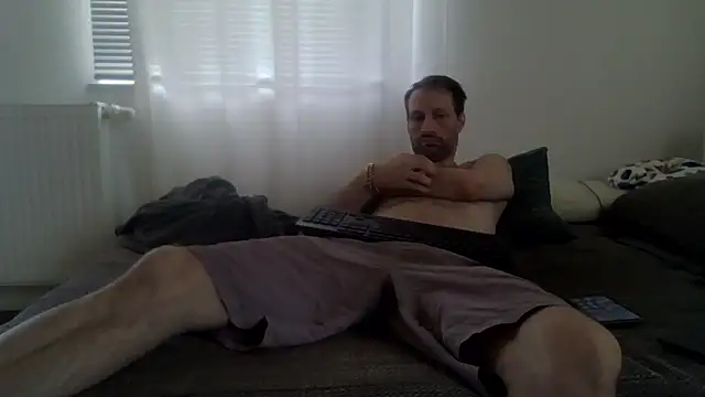 Snapshot of XLBarehengst chatting on 07-20-26, 01:02 XLBarehengst online show from 07-20-26, 01:02