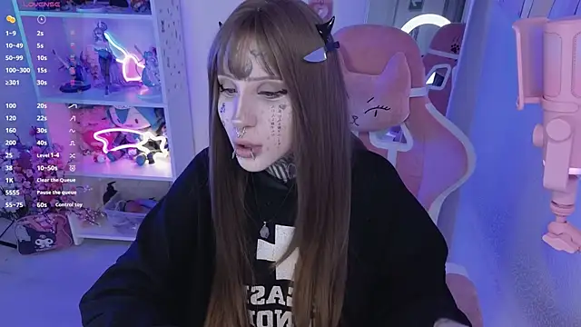 Nana stolass online show from 05-30-26, 07:49