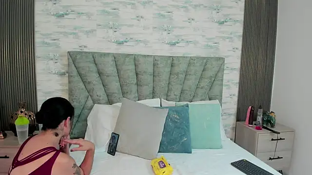 ShanelEvans online show from 09-27-25, 07:08