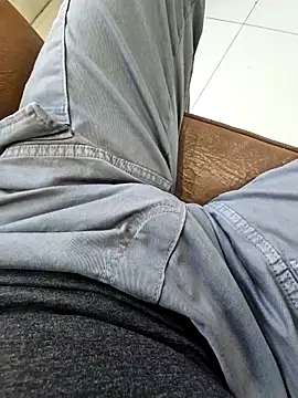 Snapshot of fena-sikerimmm chatting on 11-23-25, 01:22 fena-sikerimmm online show from 11-23-25, 01:22