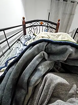 Snapshot of fena-sikerimmm chatting on 12-21-25, 10:17 fena-sikerimmm online show from 12-21-25, 10:17