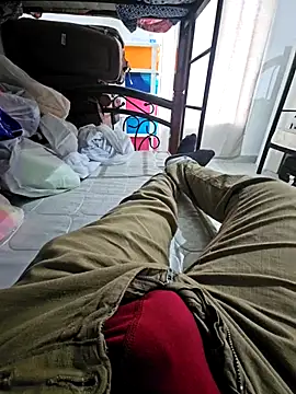 Snapshot of fena-sikerimmm chatting on 12-22-25, 01:08 fena-sikerimmm online show from 12-22-25, 01:08