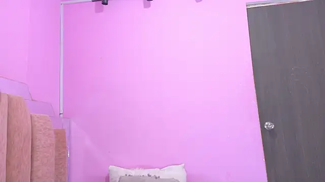 Snapshot of AndreaSweet2 chatting on 06-21-26, 01:03 AndreaSweet2 online show from 06-21-26, 01:03