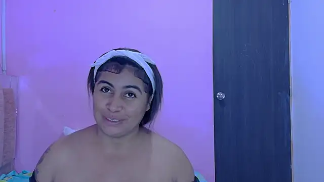 Snapshot of AndreaSweet2 chatting on 07-15-26, 07:52 AndreaSweet2 online show from 07-15-26, 07:52