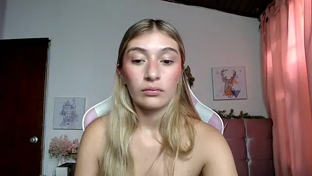 SophiaaLee online show from 03-08-26, 02:04