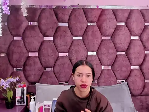 Nanis James online show from 02-25-26, 02:43