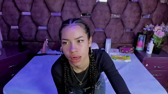 Nanis James online show from 05-15-26, 03:02