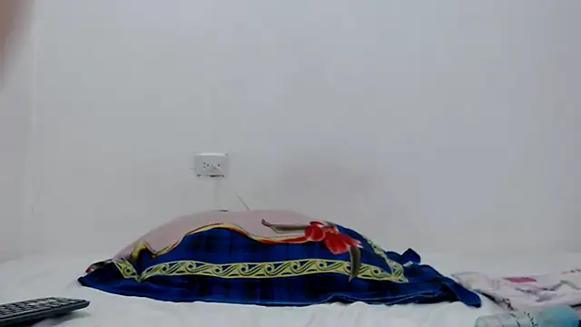 Luciana hardmand online show from 12-05-25, 07:43