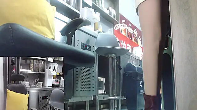 Eileen-L online show from 11-23-25, 03:17