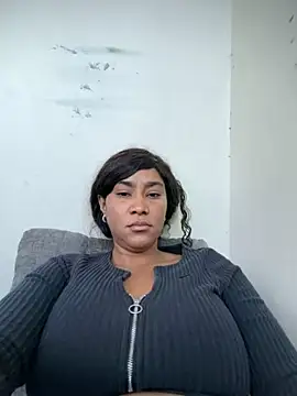 Snapshot of LuckyKhloe chatting on 10-29-25, 11:45 LuckyKhloe online show from 10-29-25, 11:45