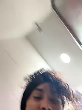 Snapshot of LuckyKhloe chatting on 11-04-25, 03:27 LuckyKhloe online show from 11-04-25, 03:27