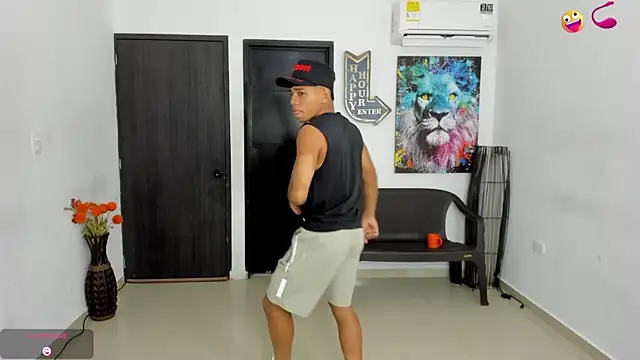 Snapshot of Playhardsex_ chatting on 11-21-25, 10:52 Playhardsex online show from 11-21-25, 10:52