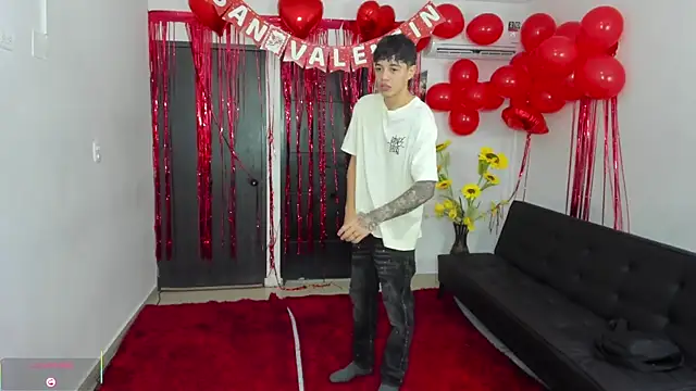 Snapshot of Playhardsex_ chatting on 02-12-26, 11:00 Playhardsex online show from 02-12-26, 11:00