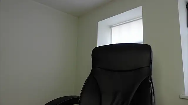 Laura Chaplin online show from 03-22-26, 06:28