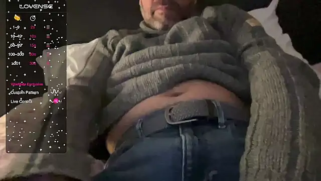 Snapshot of Hotdaddy4u136 chatting on 11-01-25, 03:58 Hotdaddy4u136 online show from 11-01-25, 03:58