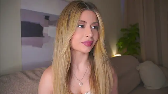 Snapshot of GeorginaHarn chatting on 05-05-26, 08:11 GeorginaHarn online show from 05-05-26, 08:11