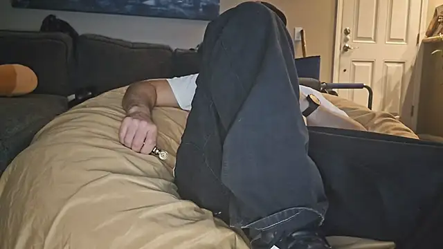 Snapshot of LeeCox chatting on 12-16-24, 06:32 LeeCox online show from 12-16-24, 06:32