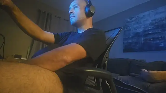 Snapshot of LeeCox chatting on 12-22-24, 07:54 LeeCox online show from 12-22-24, 07:54