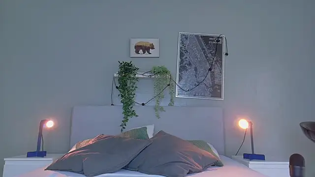 Nickifox   online show from 09-18-25, 07:38