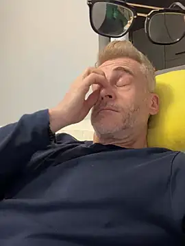 Axl hot online show from 03-13-26, 10:38