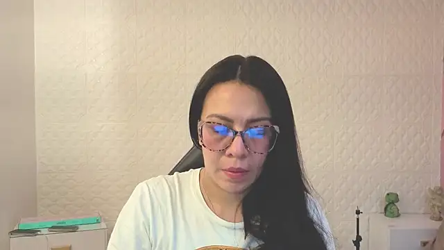 Snapshot of Eva_mermaid chatting on 05-12-26, 02:36 Eva mermaid online show from 05-12-26, 02:36