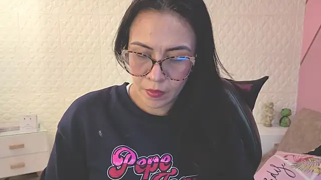 Snapshot of Eva_mermaid chatting on 05-28-26, 02:25 Eva mermaid online show from 05-28-26, 02:25