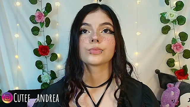 Snapshot of cutee_andrea chatting on 05-10-26, 02:39 cutee andrea online show from 05-10-26, 02:39