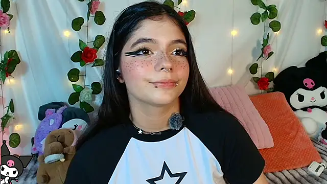 Snapshot of cutee_andrea chatting on 05-24-26, 03:22 cutee andrea online show from 05-24-26, 03:22