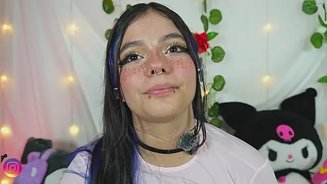 Snapshot of cutee_andrea chatting on 05-30-26, 04:20 cutee andrea online show from 05-30-26, 04:20