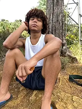 Snapshot of Alexis_Spicter chatting on 09-24-25, 05:49 Alexis Spicter online show from 09-24-25, 05:49