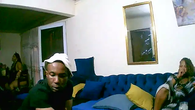 Snapshot of TheeBigPump chatting on 09-18-25, 05:26 TheeBigPump online show from 09-18-25, 05:26