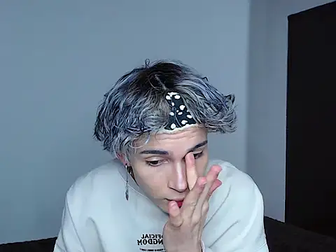 john vichenso online show from 10-27-25, 10:14