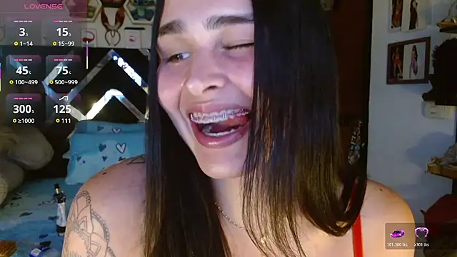 Snapshot of SarithaBunny chatting on 11-18-25, 09:30 SarithaBunny online show from 11-18-25, 09:30