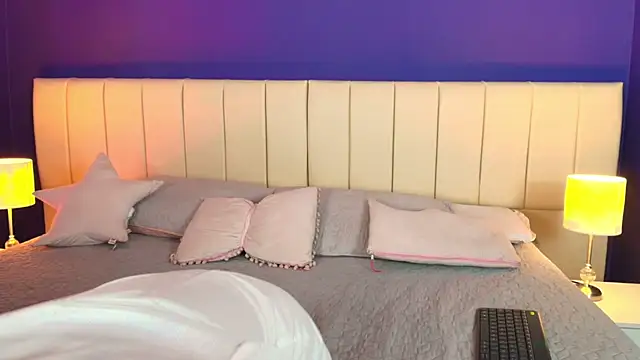 Shizuko  online show from 10-04-25, 07:23