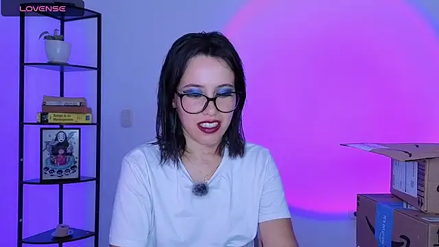 Snapshot of girldom chatting on 07-01-26, 05:12 girldom online show from 07-01-26, 05:12