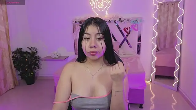 ZURY TAY online show from 11-25-25, 11:43