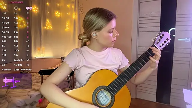 MaryjaneSpider online show from 12-21-25, 02:57