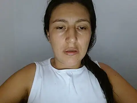 Snapshot of SarahFriendly chatting on 08-06-26, 12:18 SarahFriendly online show from 08-06-26, 12:18