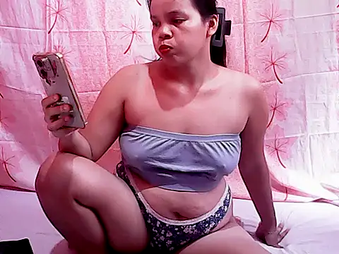 Snapshot of Sexylyka30 chatting on 06-26-26, 02:38 Sexylyka30 online show from 06-26-26, 02:38