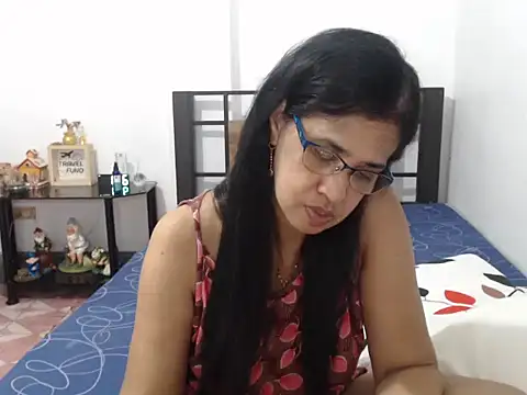 Prettysweetmum online show from 11-11-25, 05:57