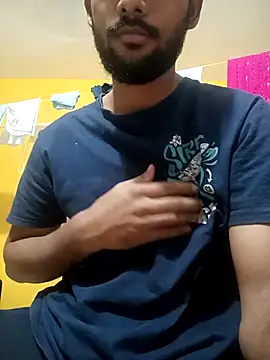 Snapshot of mayur_raaje chatting on 05-17-26, 01:18 mayur raaje online show from 05-17-26, 01:18