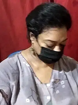 Snapshot of surekha-30 chatting on 06-18-26, 05:39 surekha-30 online show from 06-18-26, 05:39