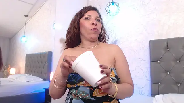 Snapshot of Serena_Houstonn chatting on 05-13-26, 10:27 Serena Houstonn online show from 05-13-26, 10:27