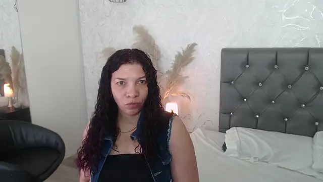 Snapshot of Serena_Houstonn chatting on 06-19-26, 11:03 Serena Houstonn online show from 06-19-26, 11:03